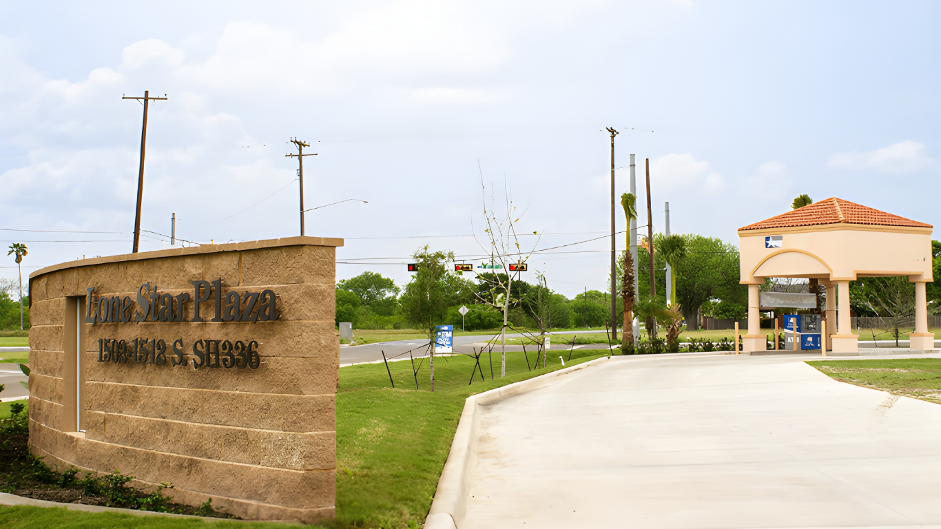 Lone Star Plaza Rendering